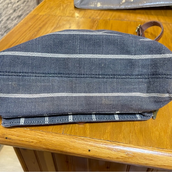 Fossil Tan and Gray Crossbody Bag - Picture 7 of 11